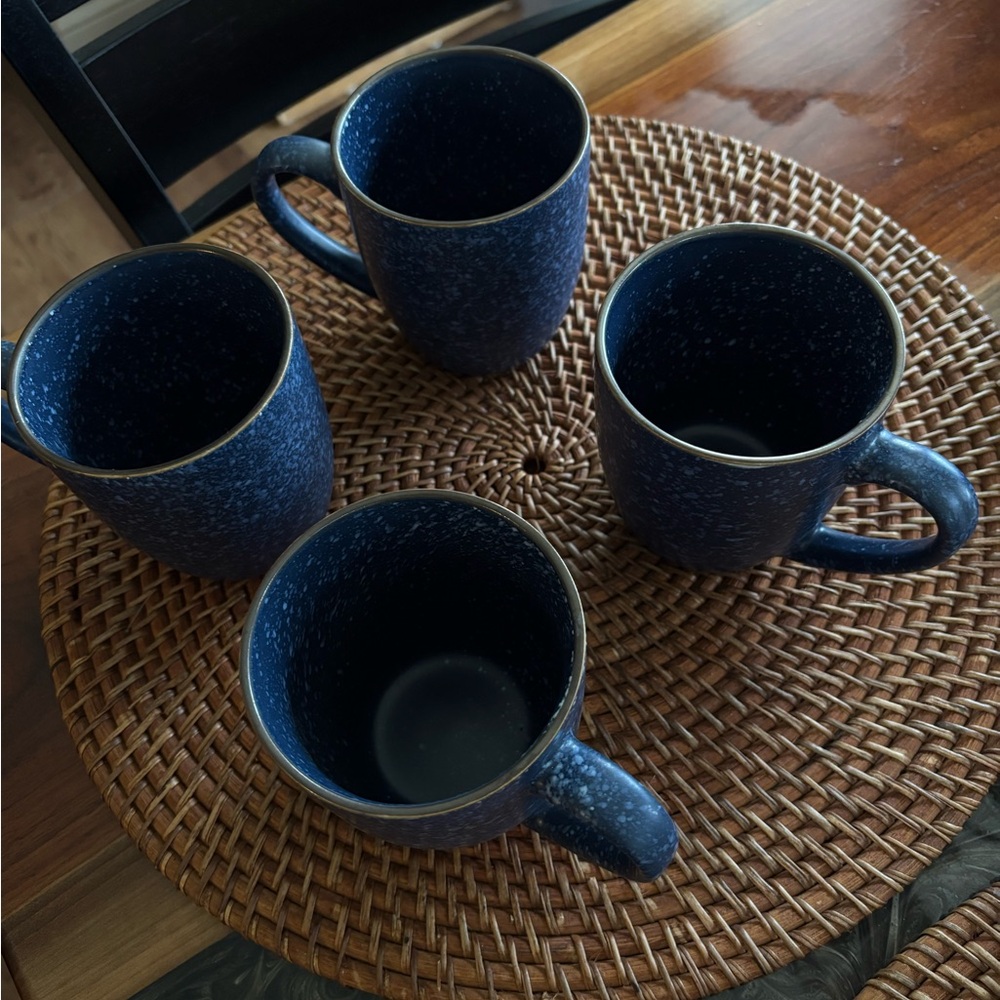 Mikasa former basics Juliana blue stoneware mugs (4) in unique glaze.